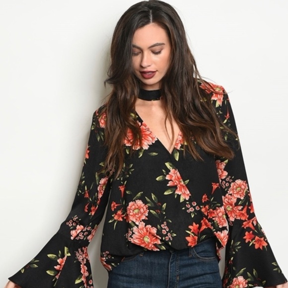 ✨1 LEFT✨Black Floral Bell Sleeve Choker Neck Top!! - Picture 4 of 5